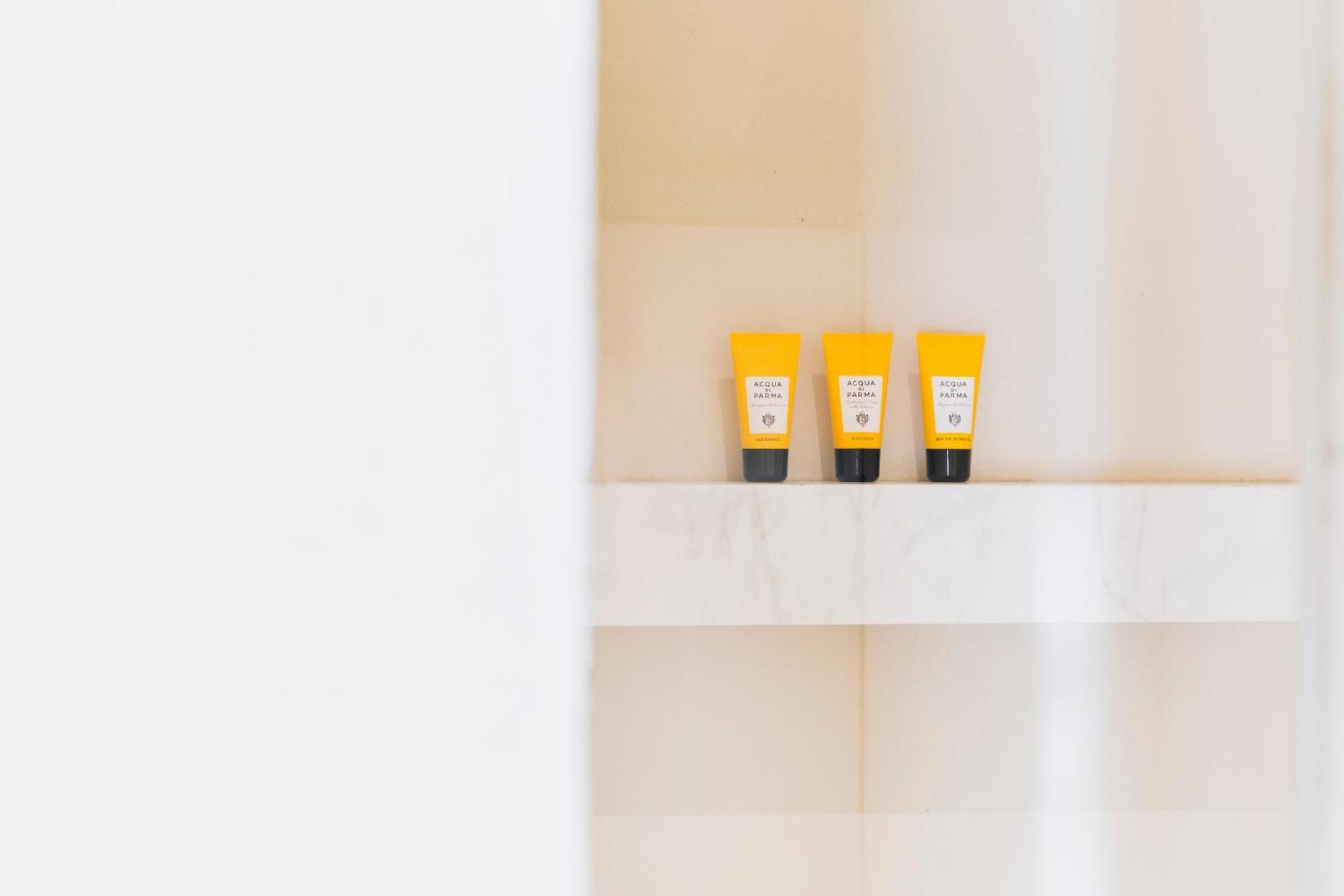Hotel Scenario — Photos 1
